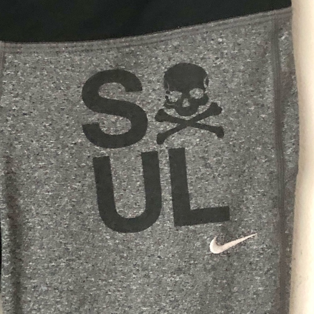 \Nike\• Dri-Fit Soul Cycle Cropped Leggings - Picture 4 of 16